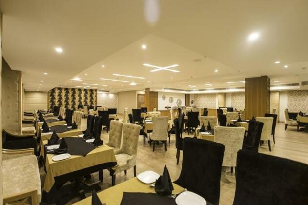 Hotel Sky - Photo4