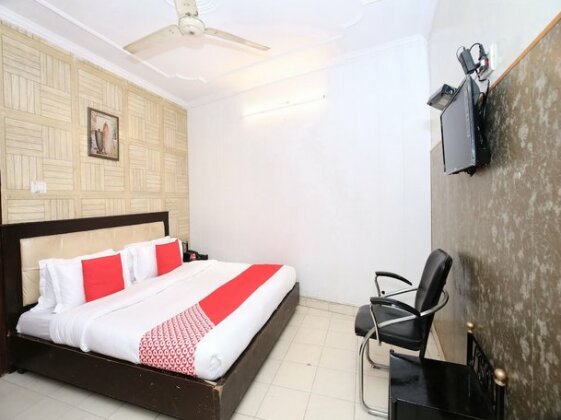 OYO 11906 Hotel Star Welcome - Photo4