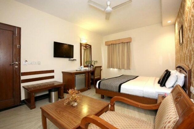 OYO 808 Hotel Alora - Photo5