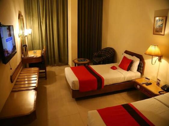 OYO Premium Sector 26 Madhya Marg - Photo5