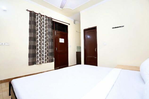 SPOT ON 40266 Hotel Krishan - Photo2