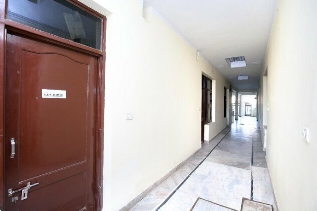 SPOT ON 40266 Hotel Krishan - Photo3