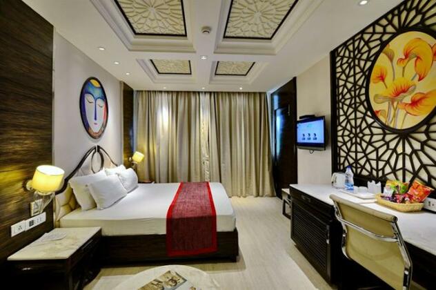 The First Hotel - Photo2