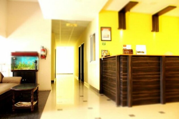Chandran Hyline - Photo4