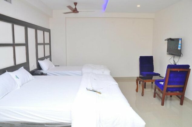 Hotel Nagoorar Inn - Photo4