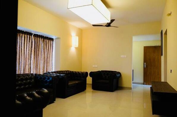 Modern 3 bed condo with swimming pool - Photo4