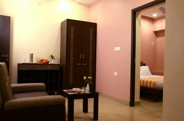 Rainbow Hotels and Service Apartments - Photo3