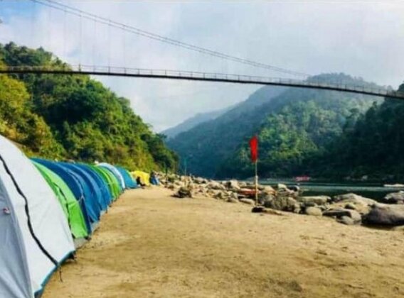 Riverside camping tent - Photo2