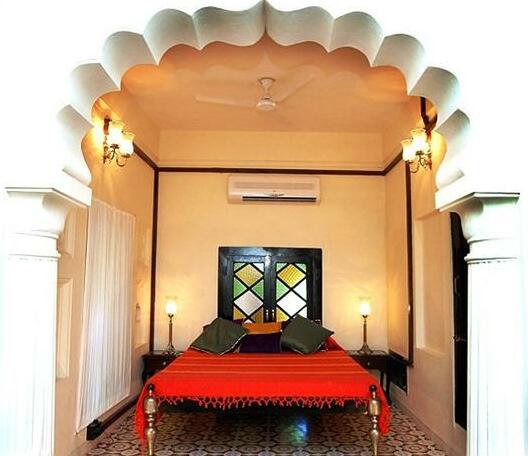 Alipura Palace - Photo3