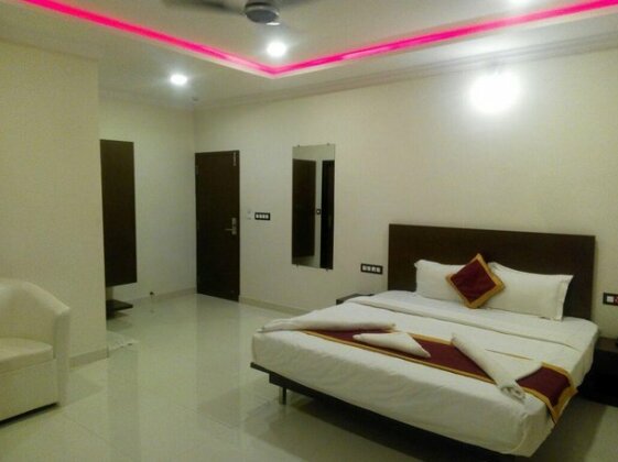 Hotel Grand Kubera - Photo2