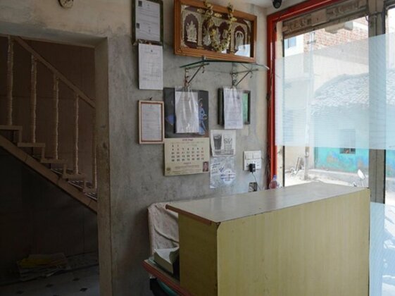 Mourya Deluxe A/C Lodge - Photo2