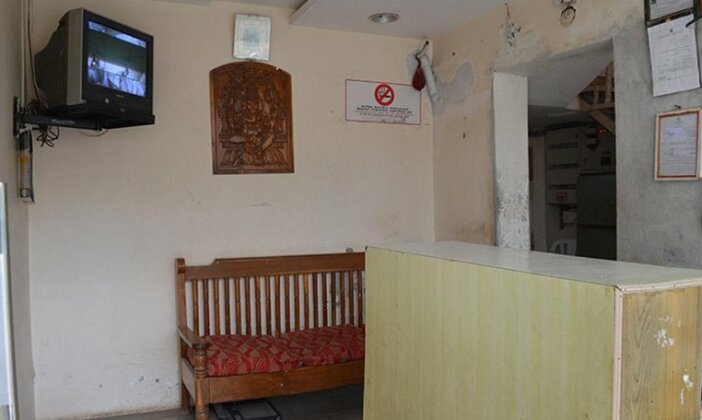 Mourya Deluxe A/C Lodge - Photo3
