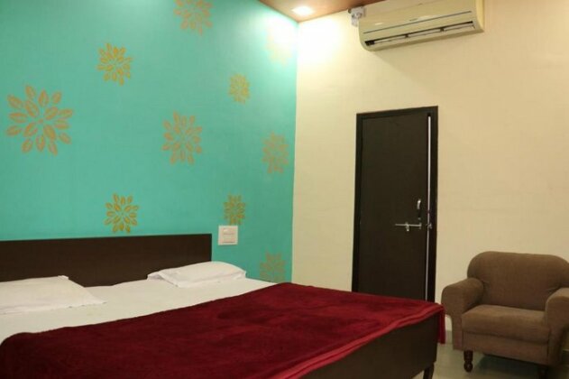 Hotel Ganesh & rastaurent - Photo2