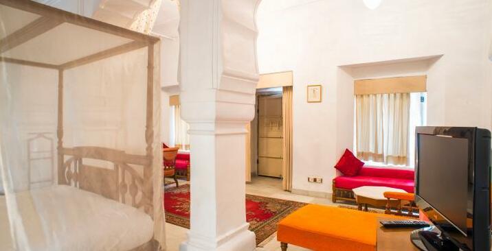 Chomu Palace - Photo3