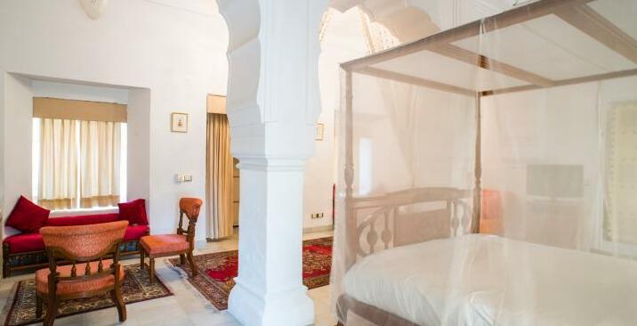Chomu Palace - Photo4