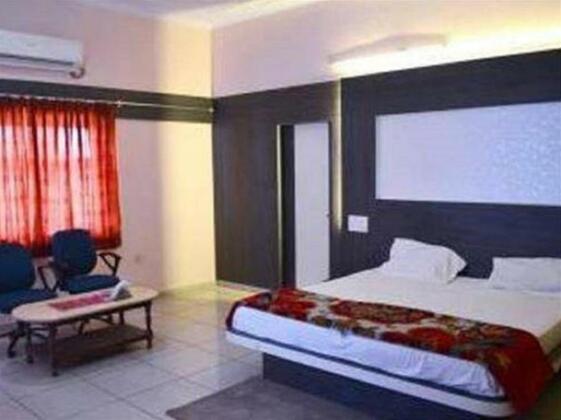 Jhankar Hotel - Photo2