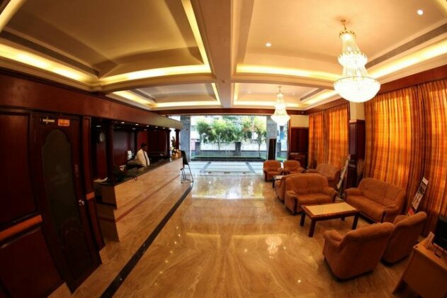 Hotel Rathna Residency - Photo2