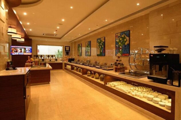 Lemon Tree Hotel Coimbatore - Photo2