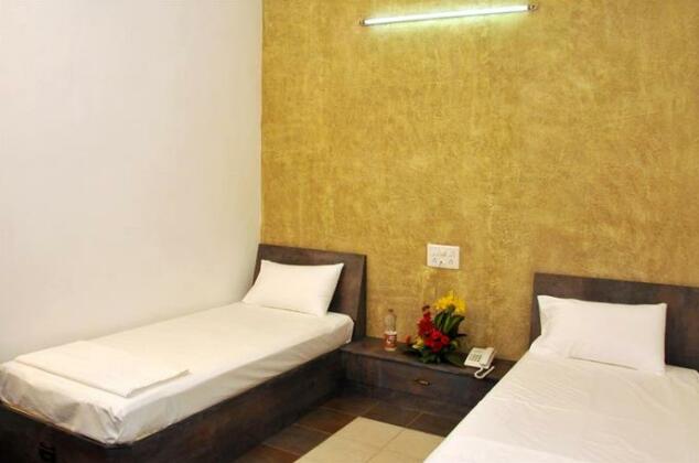 OYO 12746 Hotel Sapthagiri Nest - Photo5