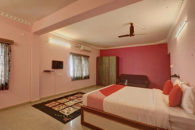 OYO 24392 Flagship Damodar Inn - Photo2