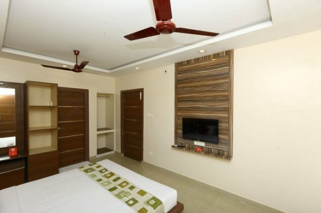OYO 5323 Kamadenu Residency - Photo5