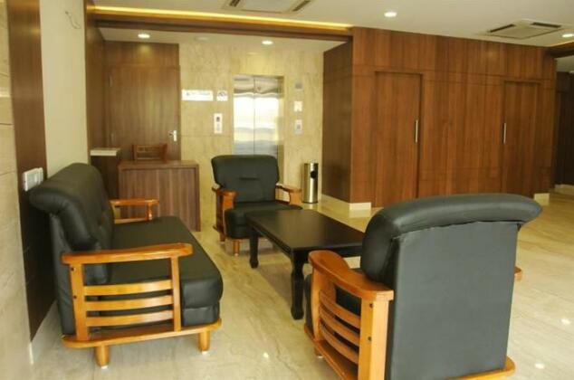 OYO Rooms Bharathiar Road - Photo2