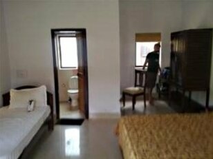 The Wild Rendezvous Hotel - Photo2