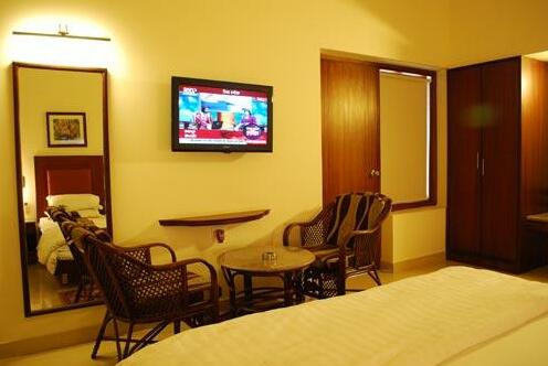 Hotel Bombay Inn - Photo4