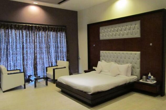 Hotel Sea Rock Inn - Photo2