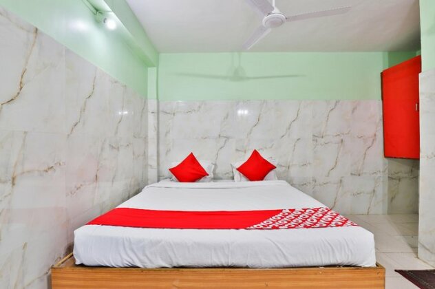 OYO 24833 Hotel Silver - Photo5