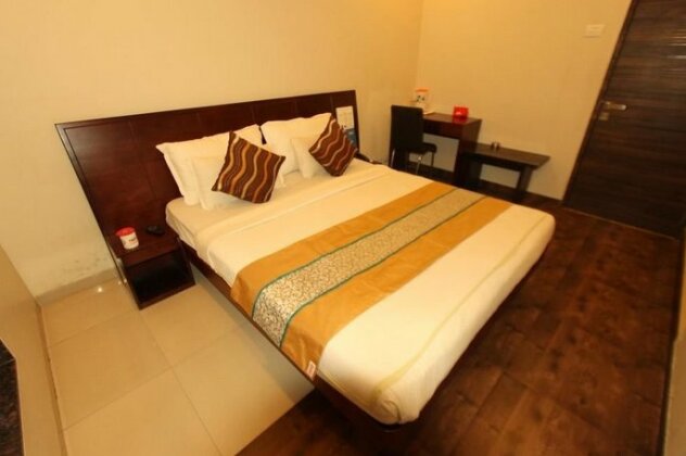 OYO Rooms Devka Beach Road - Photo4