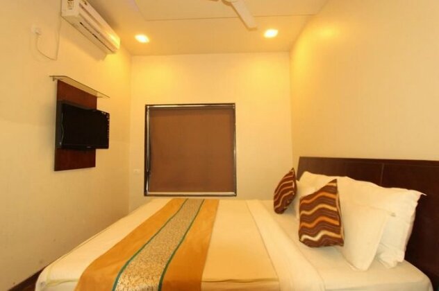 OYO Rooms Devka Beach Road - Photo5