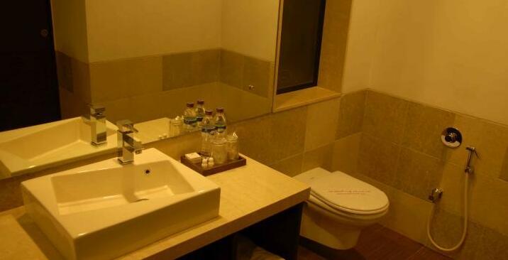 Silver Sands Beach Resort Daman - Photo4