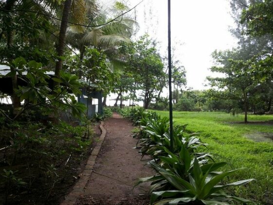 Lotus Eco Beach Resort Murud - Photo2