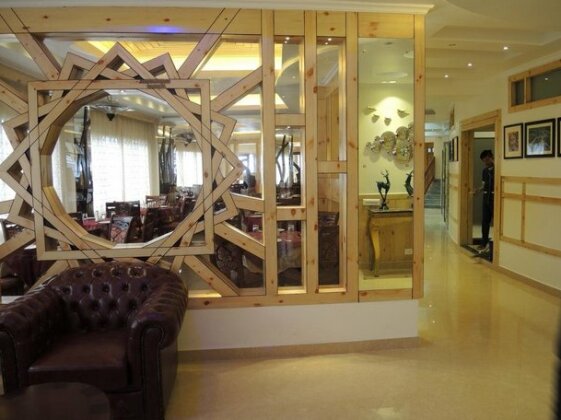 Crescent Resort - Photo3