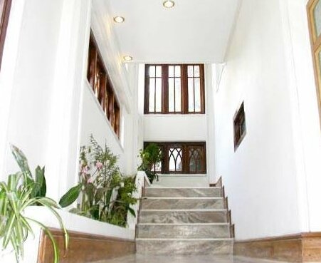 Deluxe Suite Room- Shangrila Regency - Photo3