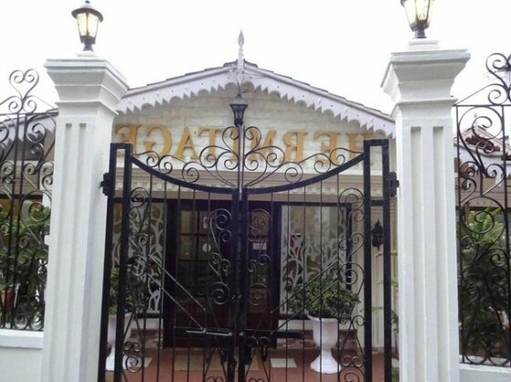 Hermitage Resort - Photo2