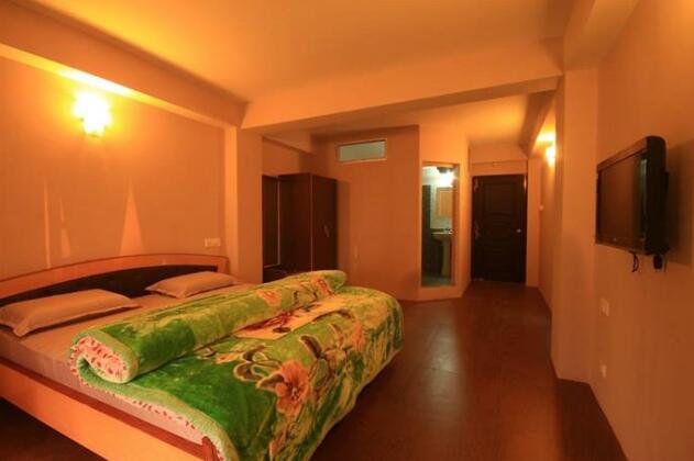 Hotel Travellers Paradise - Photo4