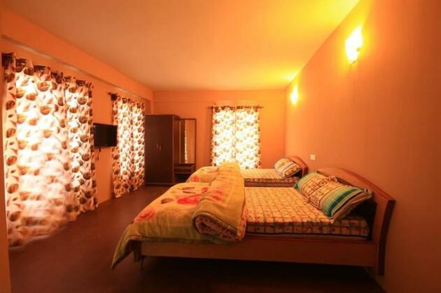 Hotel Travellers Paradise - Photo5