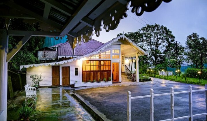 Summit Swiss Heritage Hotel - Photo2