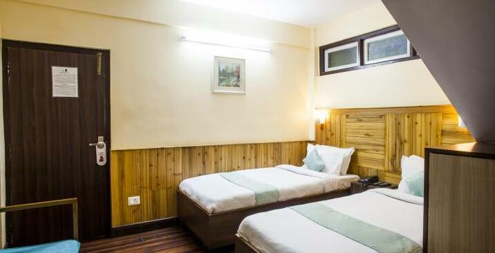 The Pinewood Hotel - Photo2