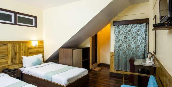 The Pinewood Hotel - Photo4
