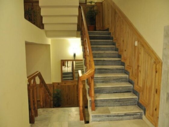 Abhinandan Hotel - Photo2