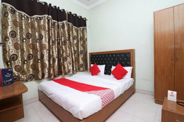 OYO 28717 New Paras Guest House