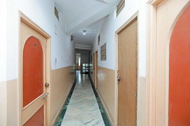 SPOT ON 45472 Hotel Savitri - Photo5
