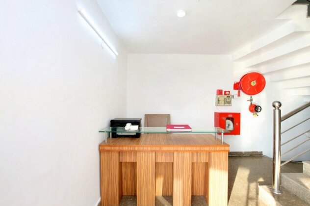 OYO 24462 Hotel Lrc - Photo4