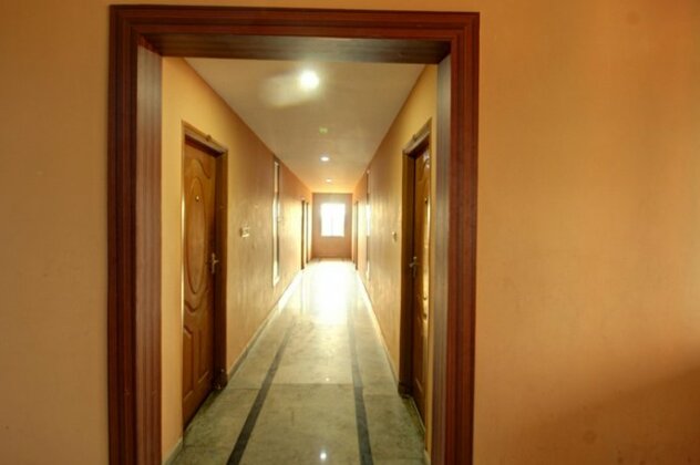 OYO 36976 Hotel Rajashree Comforts - Photo3