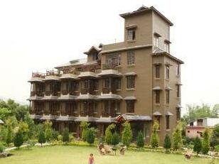 Blossoms Village Resort - Photo2