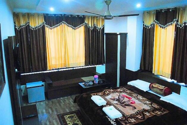 Hotel Holiday Hill - Photo4