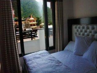 Lauish Inn - Photo4